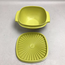 Load image into Gallery viewer, Vintage Tupperware Square Servalier Bowl 840-5 Green w/Lid (3.5)
