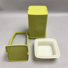 Load image into Gallery viewer, Vintage Tupperware Avocado Green 1330-7 Pick-A-Deli Pickle Keeper 3pc (8")
