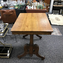 Load image into Gallery viewer, Victorian Antique Oak Entry table (35x40x30)
