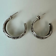 Load image into Gallery viewer, Vintage Sterling Cutout Swirl Hoop Earrings (0.75")
