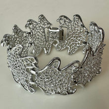 Load image into Gallery viewer, Vintage Sarah Cov Silvertone Wide Filigree Link Bracelet (7.75")
