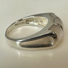 Load image into Gallery viewer, East Arts Sterling Mother of Pearl Ring sz 8
