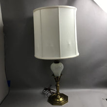Load image into Gallery viewer, Vintage Stiffel Brass Table Lamp (34x13x13)
