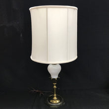 Load image into Gallery viewer, Vintage Stiffel Brass Table Lamp (34x13x13)
