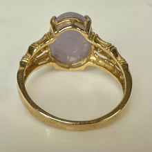 Load image into Gallery viewer, 14K Gold Lavender Jade Diamond Ring sz 8 (4.2g)
