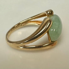 Load image into Gallery viewer, 14K Gold Jade Ring sz 7 (4.0g)

