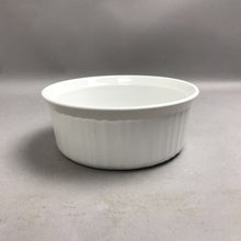Load image into Gallery viewer, Corning Ware French White 1-1/2 quart/1.6 L Souffle Dish F-5-B
