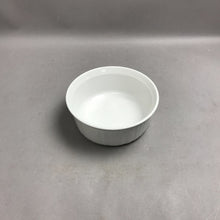 Load image into Gallery viewer, Corning Ware French White 1-1/2 quart/1.6 L Souffle Dish F-5-B
