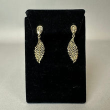 Load image into Gallery viewer, 14K Gold Filigree Leaf 1.5" Drop Earrings (1.9g)
