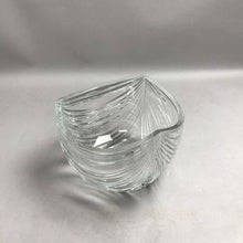 Load image into Gallery viewer, Mikasa Crystal 3-Point Bowl (~6x8x8)
