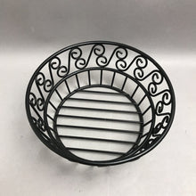 Load image into Gallery viewer, American Metalcraft Round Scroll Bread Basket (9x4)
