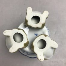 Load image into Gallery viewer, Vintage Porcelain Blue &amp; White Planter with 3 Frogs (4")
