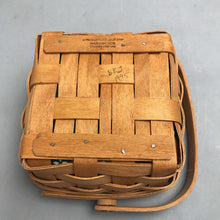 Load image into Gallery viewer, Longaberger 1995 Basket with Green Liner &amp; Protector (4x6x6)

