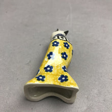 Load image into Gallery viewer, Ceramic Pie Bird Vent Whistle Yellow Blue Floral (4")
