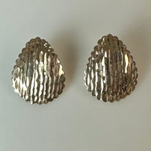 Load image into Gallery viewer, 14K Gold Textured Teardrop 0.75" Earrings (1.1g)
