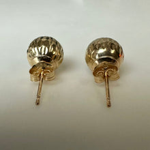 Load image into Gallery viewer, 14K Gold Diamond Cut Sphere 0.25" Earrings (0.7g)
