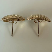 Load image into Gallery viewer, 14K Gold Diamond Cut Pattern Square 0.5" Earrings (0.8g)

