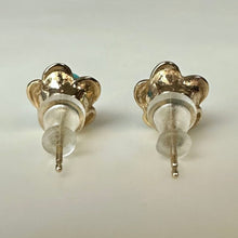 Load image into Gallery viewer, 14K Gold Turquoise Flower Stud Earrings (1.4g)
