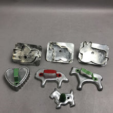 Load image into Gallery viewer, Group of 7 Vintage Cookie Cutters
