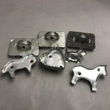 Load image into Gallery viewer, Group of 7 Vintage Cookie Cutters
