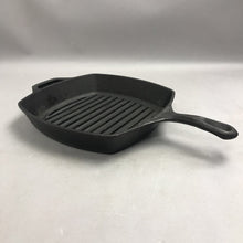 Load image into Gallery viewer, Vintage Lodge Cast Iron Square Griddle Skillet 8SGP (10.5")
