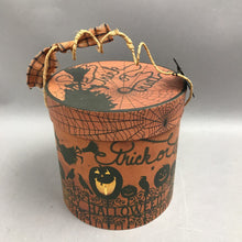 Load image into Gallery viewer, Halloween Box (6x6x6)
