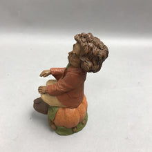 Load image into Gallery viewer, Dr. Tom Clark Cairn Studio "Pumpkin" Gnome Signed (5")
