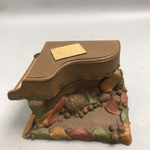 Load image into Gallery viewer, Signed Tom Clark Cairn Studio Piano Figurine (4x4x5)
