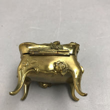 Load image into Gallery viewer, Vintage Gold Tone Cast Metal Art Nouveau Flower Jewelry Trinket Box 2x4x3)
