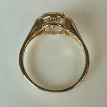 Load image into Gallery viewer, 14K Gold Cubic Zirconia Ring sz 7.5 (3.4g)
