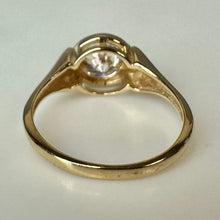 Load image into Gallery viewer, 14K Gold Cubic Zirconia Ring sz 7.5 (3.4g)
