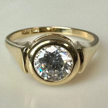 Load image into Gallery viewer, 14K Gold Cubic Zirconia Ring sz 7.5 (3.4g)
