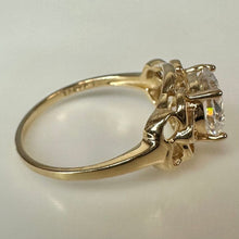 Load image into Gallery viewer, 14K Gold Cubic Zirconia Ring sz 8 (3.1g)

