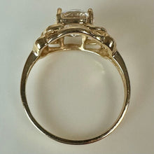 Load image into Gallery viewer, 14K Gold Cubic Zirconia Ring sz 8 (3.1g)
