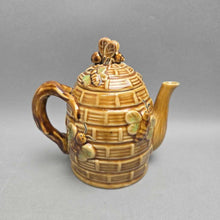 Load image into Gallery viewer, Beehive Teapot (6")
