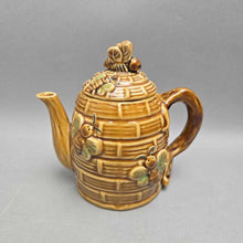 Load image into Gallery viewer, Beehive Teapot (6")
