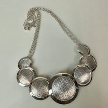 Load image into Gallery viewer, Arte d'Argento Sterling Modernist Brushed Circle Link Necklace (18")
