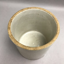 Load image into Gallery viewer, Vintage Stoneware 1Gallon Floral Design Crock USA (8x7)
