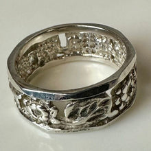 Load image into Gallery viewer, Sterling Floral Cutout Band Ring sz 8
