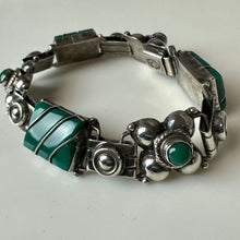 Load image into Gallery viewer, Vintage Mexican Sterling Green Onyx Link Bracelet (7.5")
