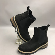 Load image into Gallery viewer, Women's Celina Chelsea Boots Black - Universal Thread - SIZE 7
