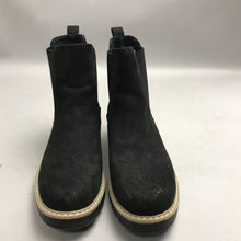 Load image into Gallery viewer, Women's Celina Chelsea Boots Black - Universal Thread - SIZE 7
