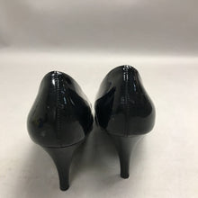 Load image into Gallery viewer, Bandolino Patent Leather Low Heel Pumps Shoes Size 6.5 M

