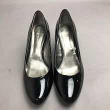Load image into Gallery viewer, Bandolino Patent Leather Low Heel Pumps Shoes Size 6.5 M
