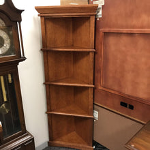 Load image into Gallery viewer, Oak Corner Shelf (72x25x13)

