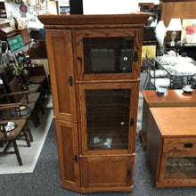 Load image into Gallery viewer, Oak Display Tower w/Glass Shelves (76x34x21) L
