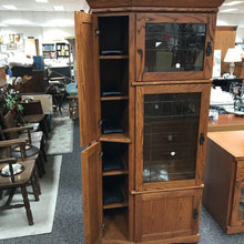 Load image into Gallery viewer, Oak Display Tower w/Glass Shelves (76x34x21) L
