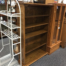 Load image into Gallery viewer, Oak Bookcase (65x40x15)
