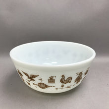 Load image into Gallery viewer, Vintage Pyrex # 403 , 2 1/2 Qt Mixing Bowl Early American Pattern (8.5x4)
