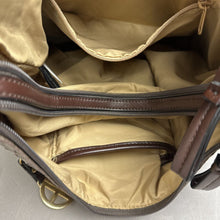 Load image into Gallery viewer, Gianni Bernini Gray Ostrich Embossed Faux Leather Shoulder Bag Purse (10x13x6")
